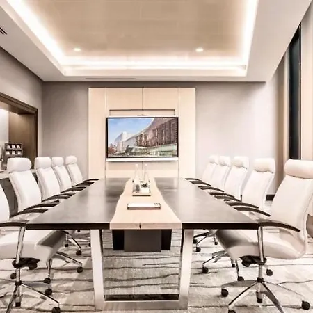 Hanza Tower Luxury 24 Pool & Appartement *