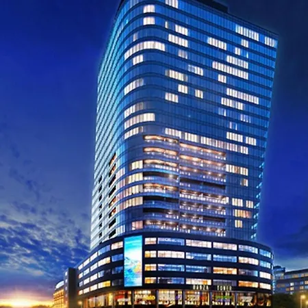 Hanza Tower Luxury 24 Pool & Appartement *